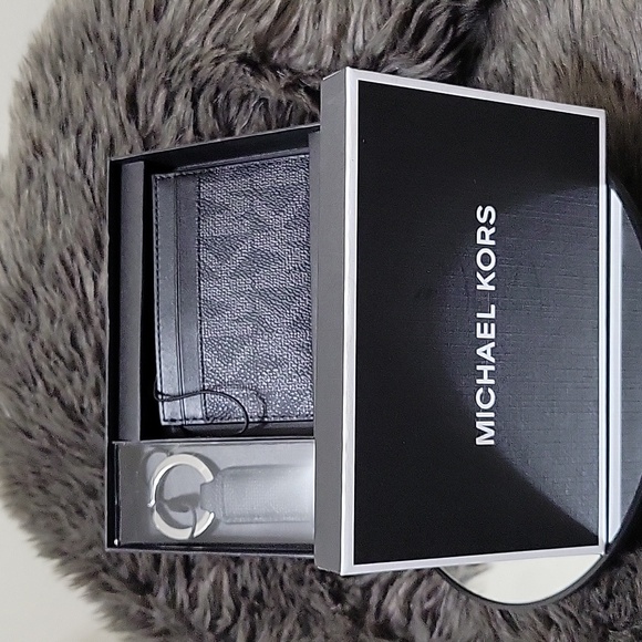 NWT MCHEAL KORS CARDHOLDER+KEYRING - Picture 1 of 1